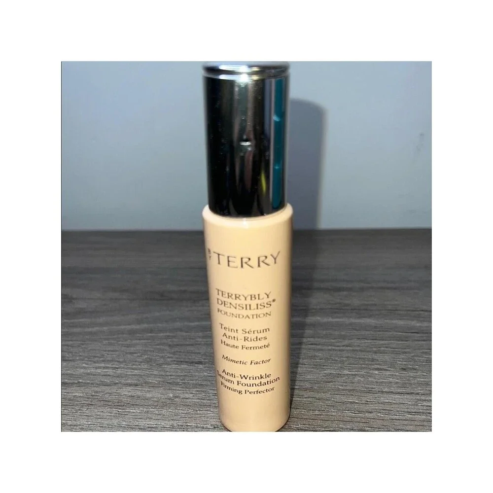 By Terry Terrybly Densiliss Foundation - in Shade Vanilla Beige NWOB